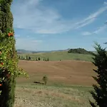 Modern In With Pool Apartman Pienza